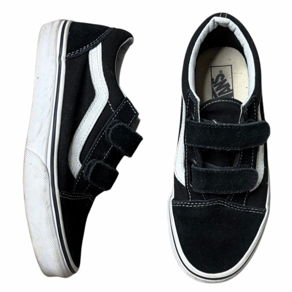 Vans Kids Classic Black and White Velcro Sneakers Size 2.5